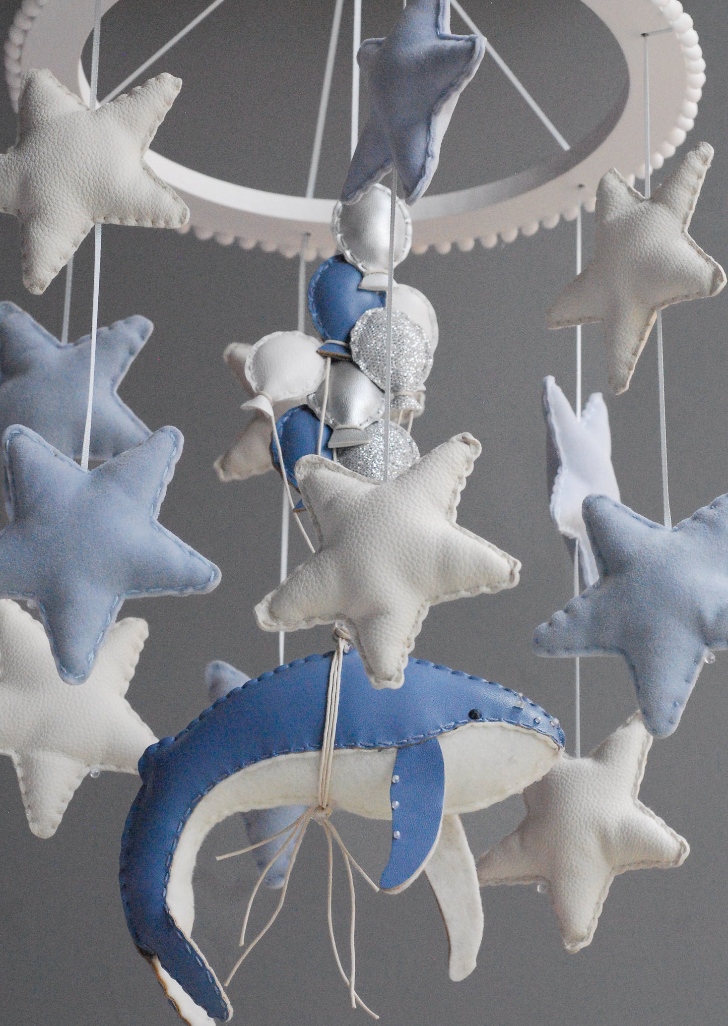 Móvil MrFox ballena con globos azul