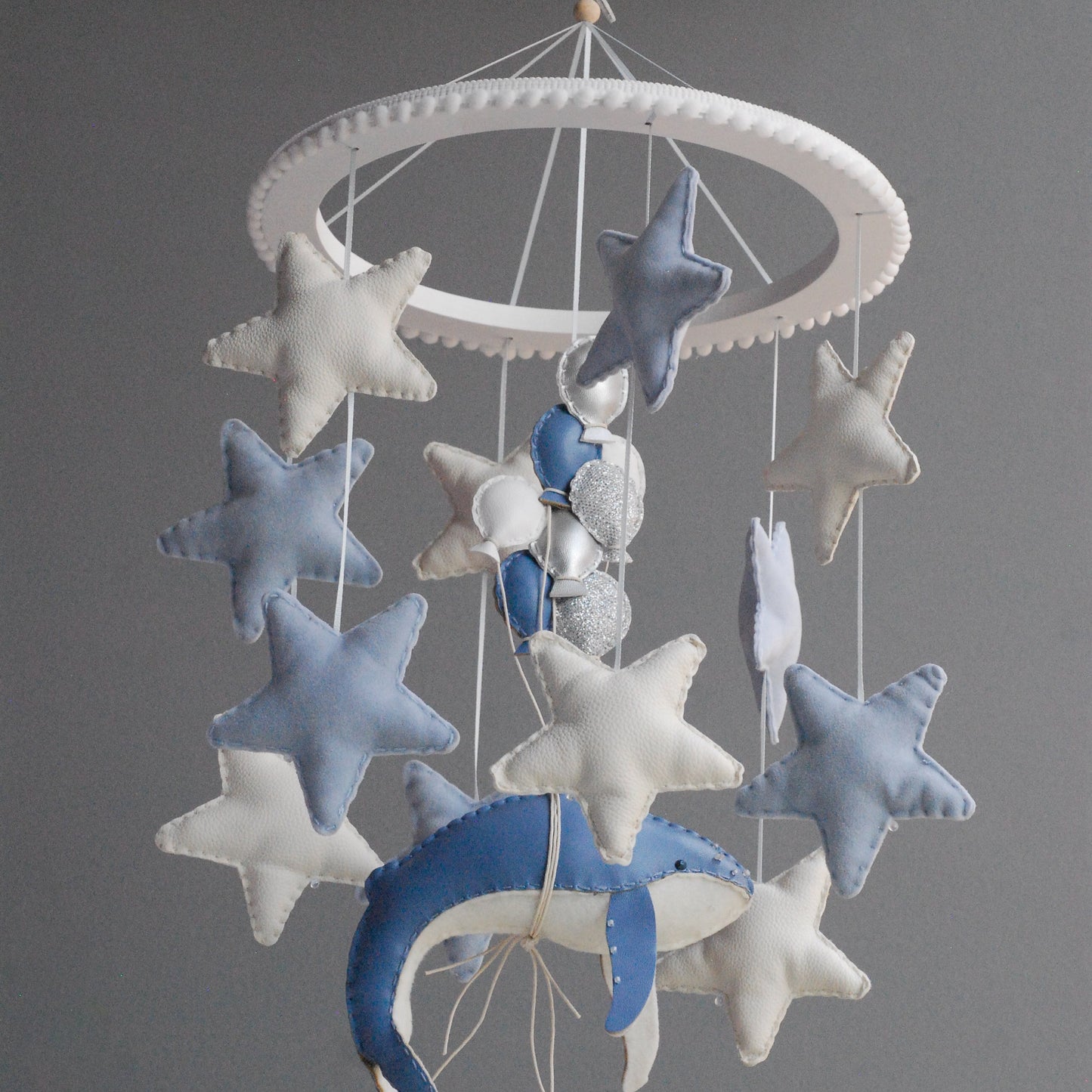 Móvil MrFox ballena con globos azul