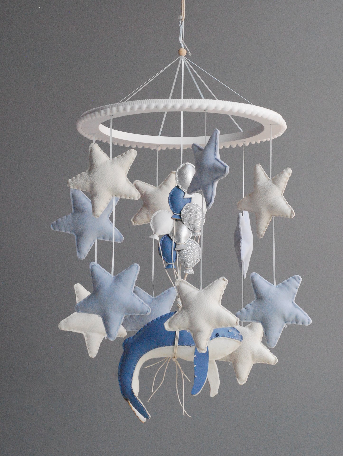 Móvil MrFox ballena con globos azul