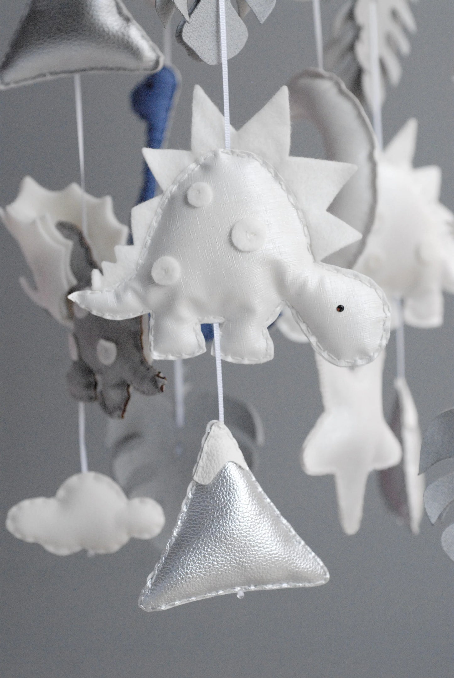 Móvil MrFox dinosaurios invierno