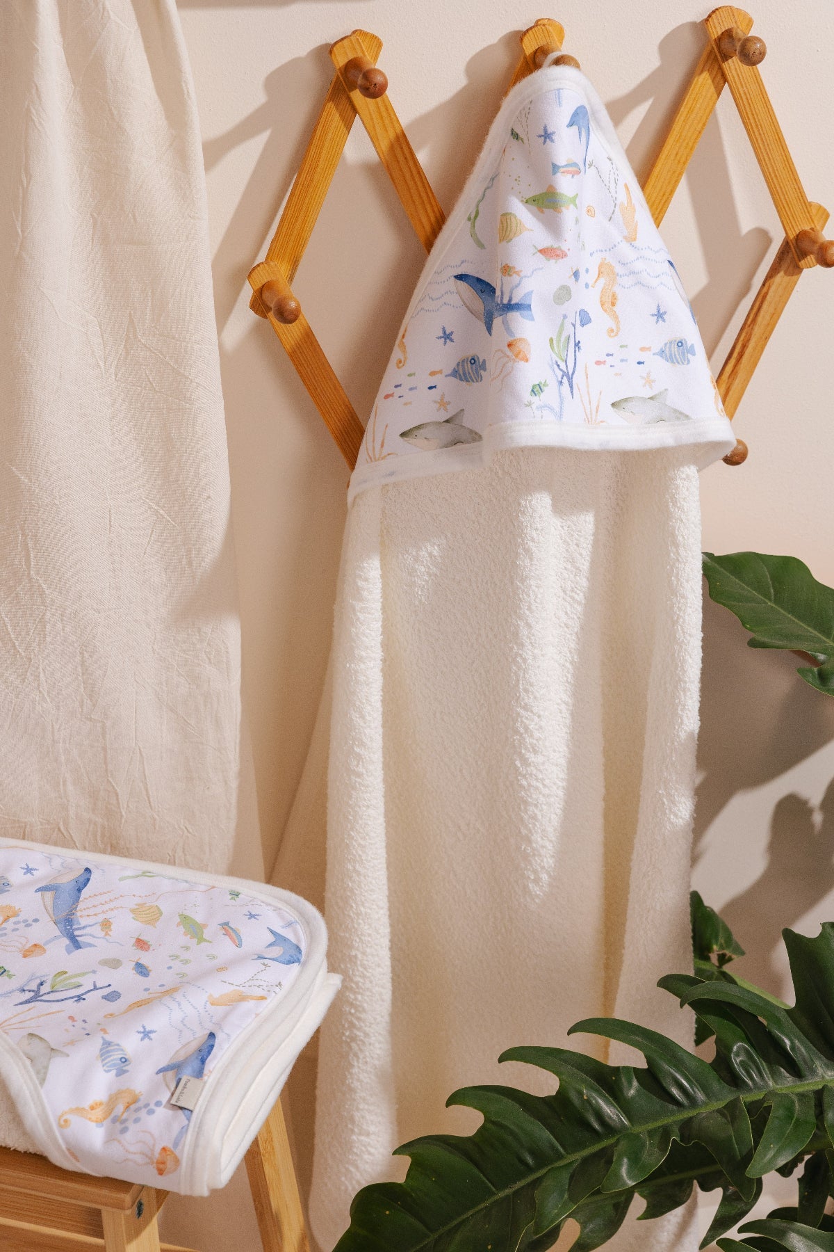 TOALLA CAPUCHA BEIGE MAR