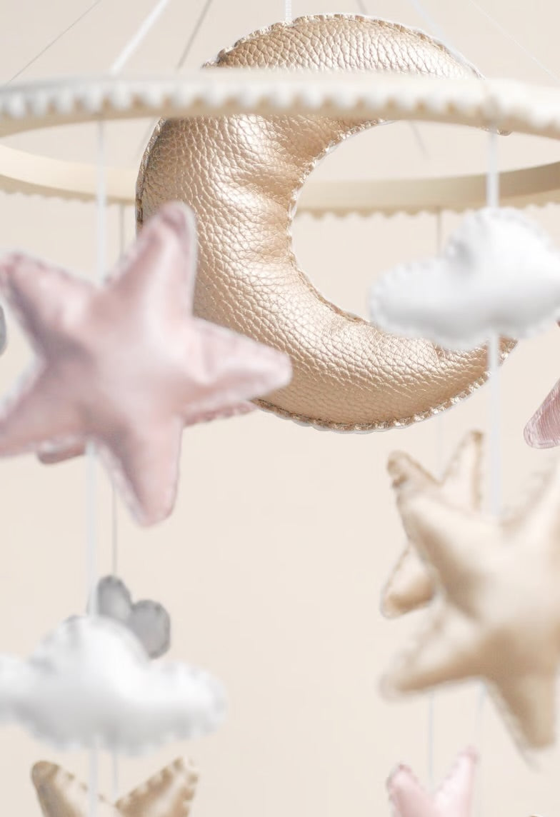 Móvil MrFox estrellas con nubes