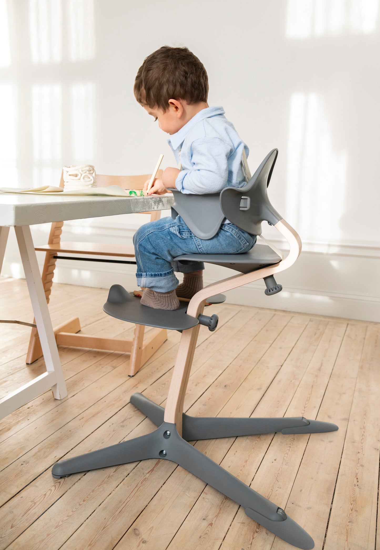 Silla Stokke Nomi Natural Blanco