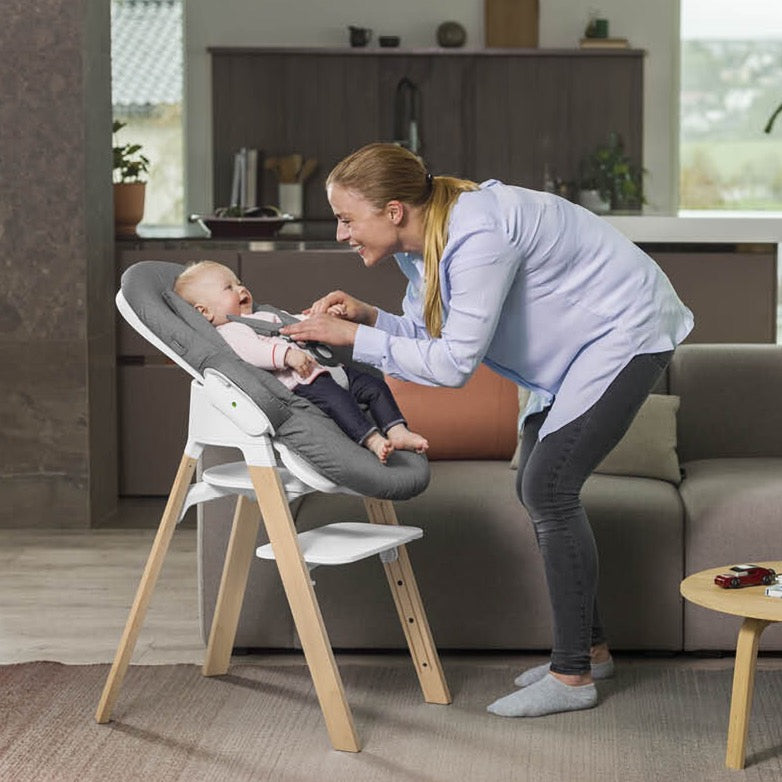 Bouncer Stokke® Steps™ Gris Oscuro - Blanco