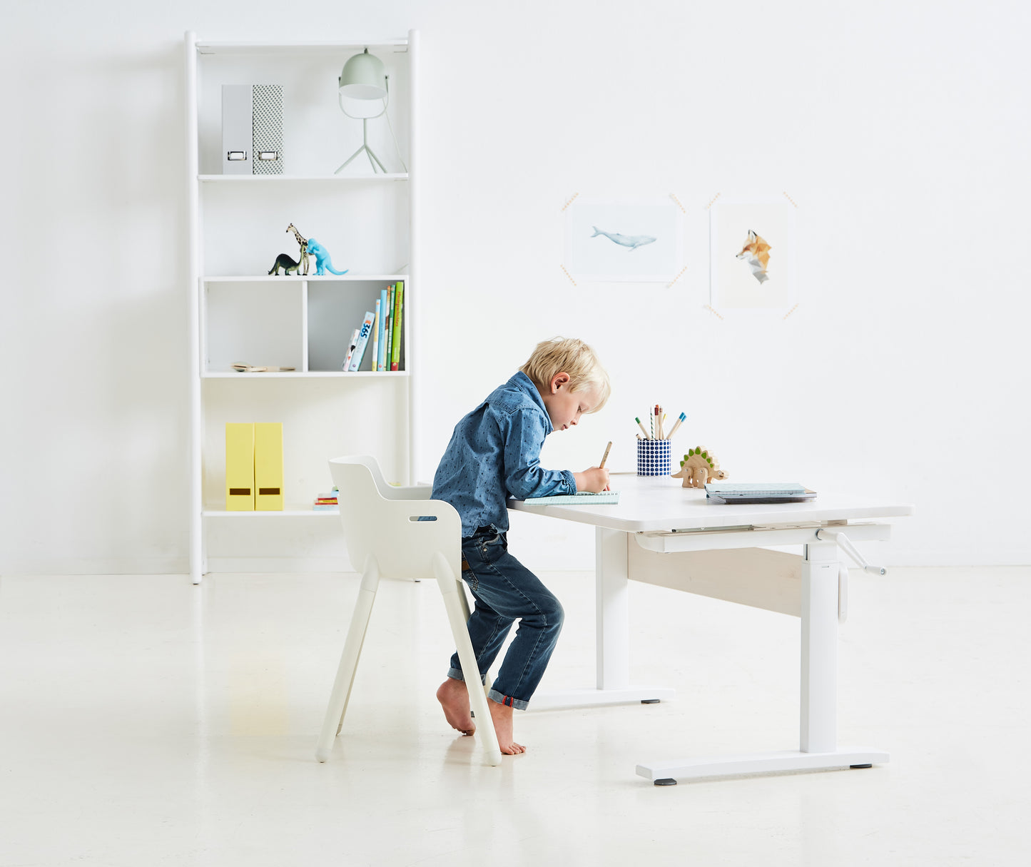 Escritorio EVO, metalico con altura e inclinacion ajustable