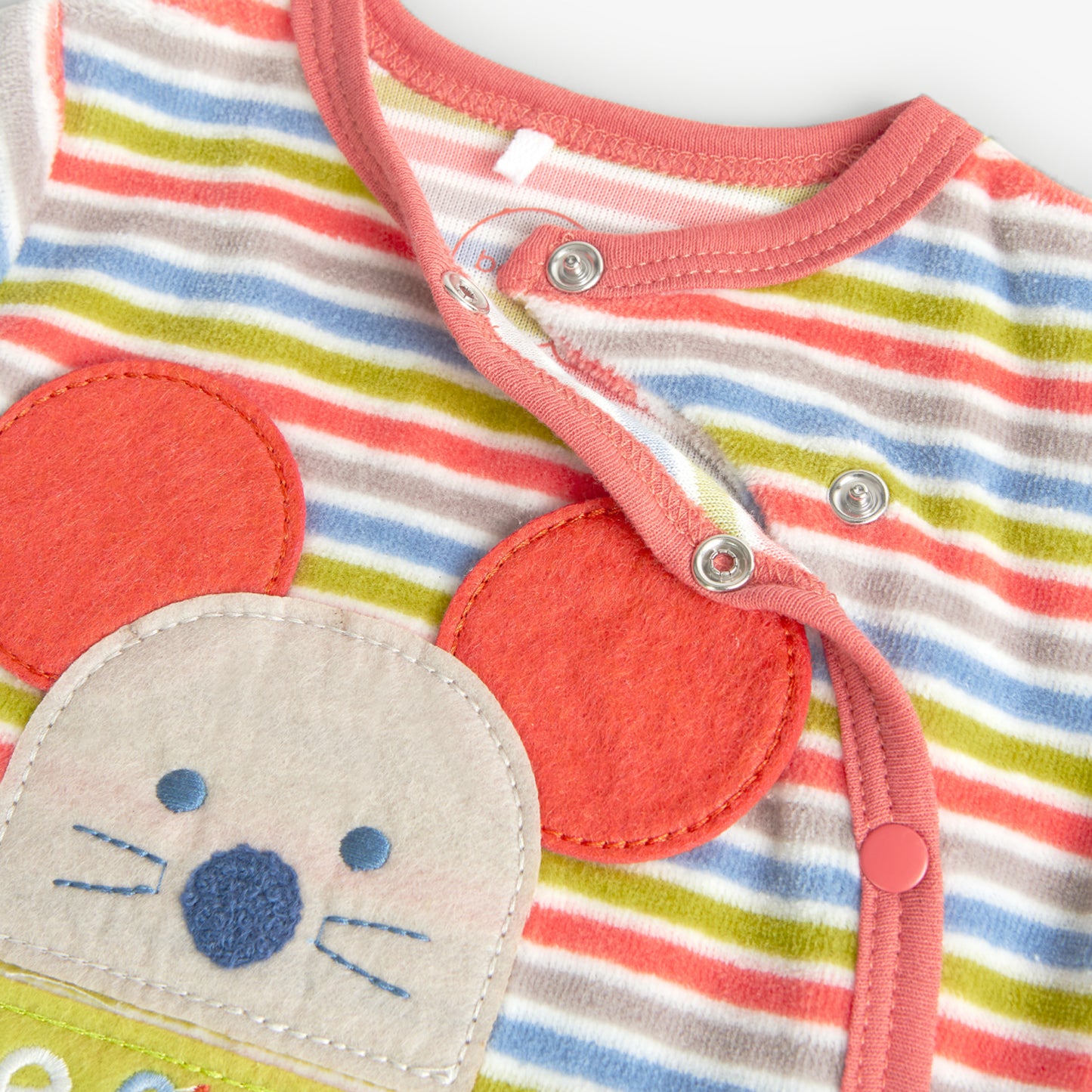 Pijama Terciopelo Boboli Arcoirirs y Figuras Coral