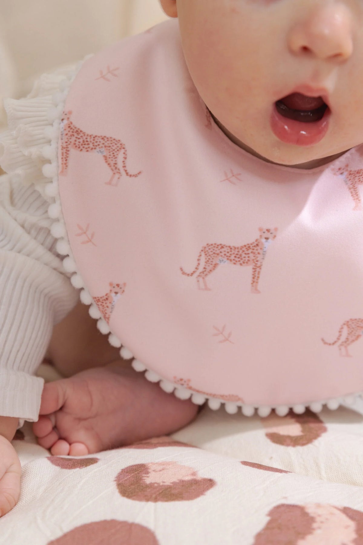 BABERO DOBLE FAZ ANIMAL PRINT