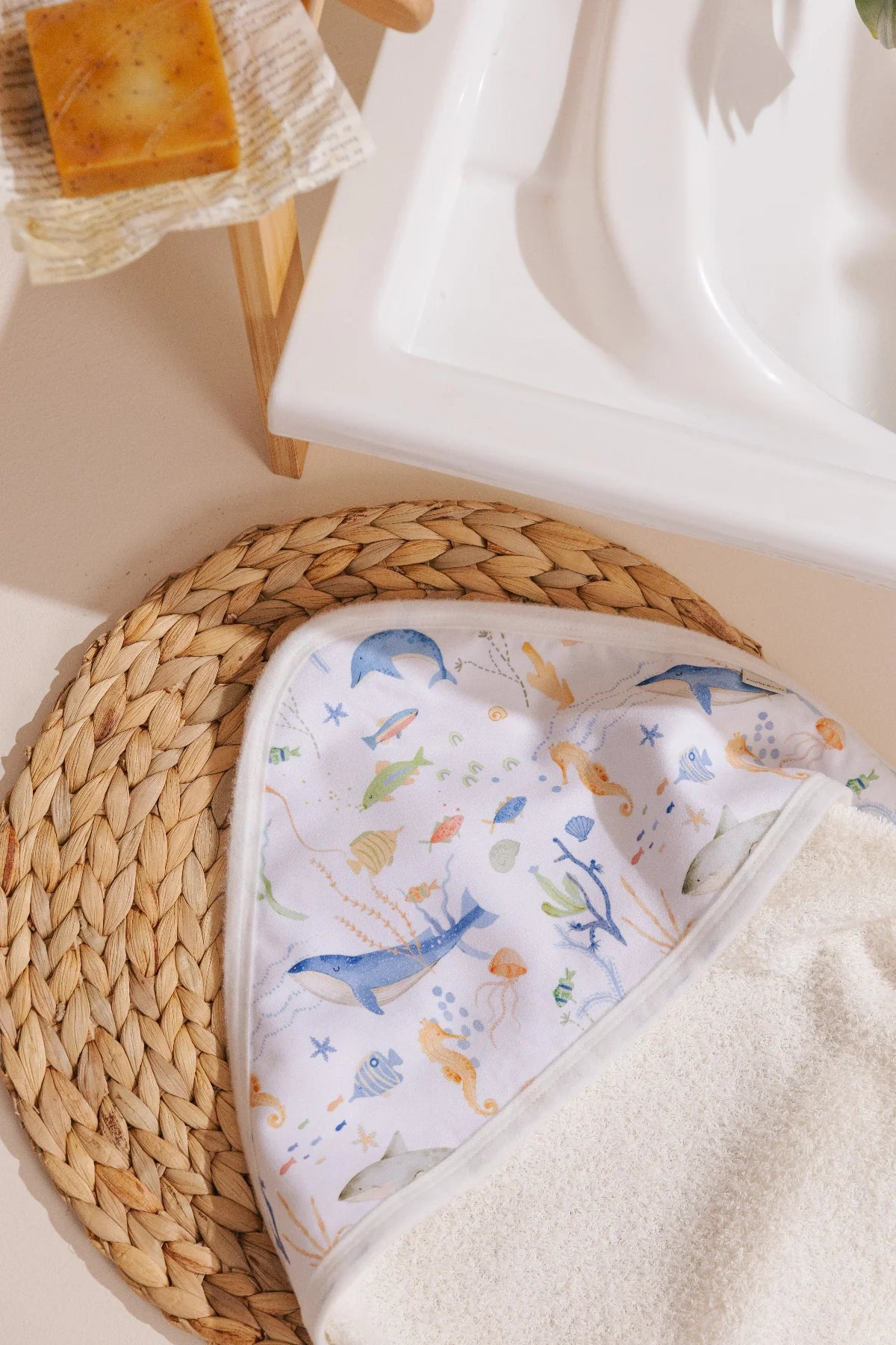 TOALLA CAPUCHA BEIGE MAR