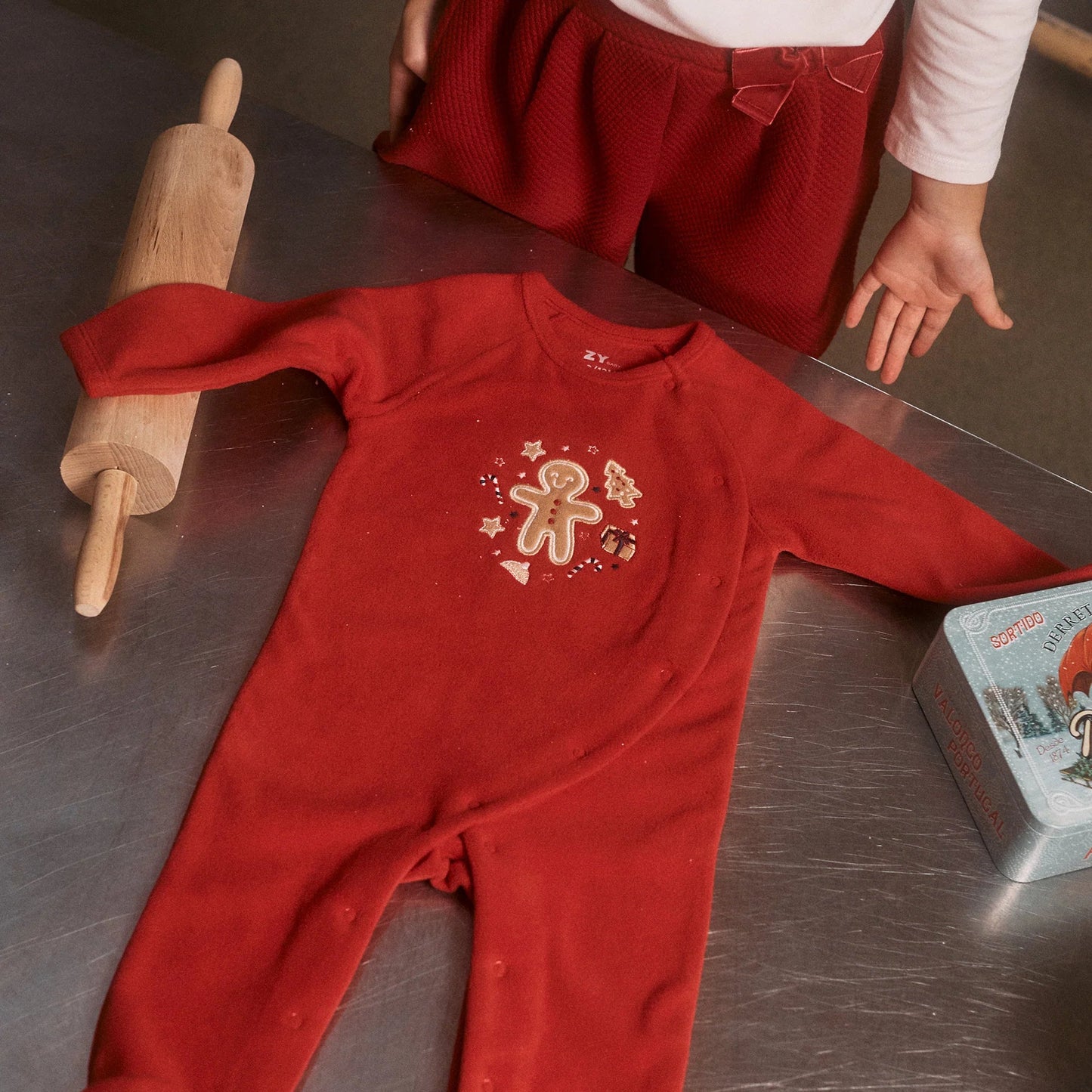 Pijama Zippy Bordados Navideños Rojo