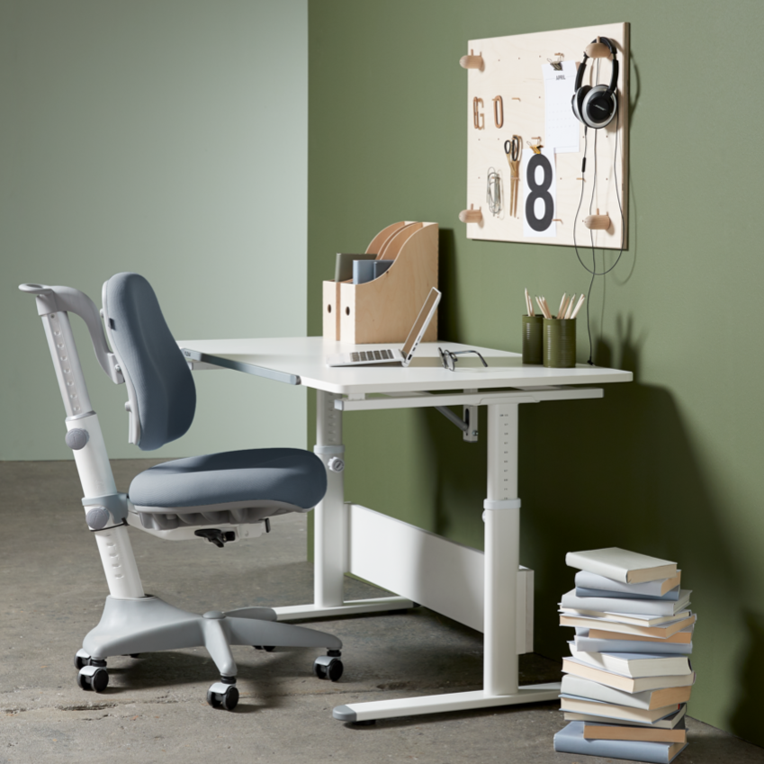 Escritorio EVO, metalico con altura e inclinacion ajustable